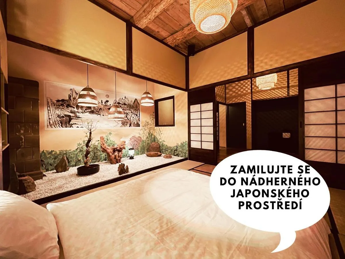 게스트하우스 Oroom Japan - Role Play For Couples In 브르노 체코
